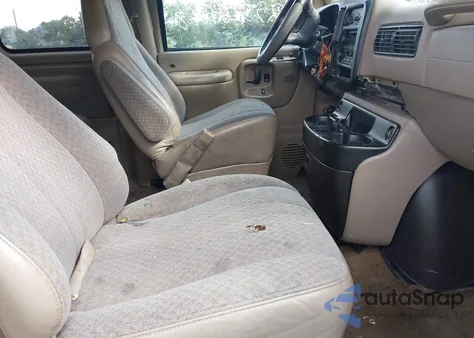 2001 Chevrolet Express G2500 from USA, damaged, VIN 1GNGG25R611174574